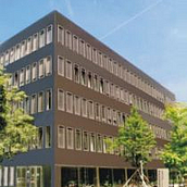 Frontansicht des Gebäudes des LRZ in der Barer Straße 21
