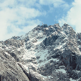 Die schneebedeckte Zugspitze