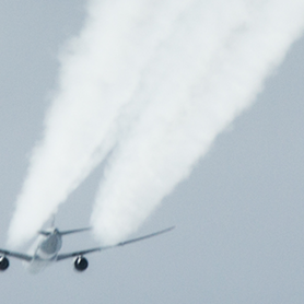 Flugzeug mit angeblichen Chemtrails