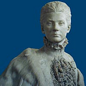 Skulptur von Therese von Bayern vor blauem Hintergrund (1840-1925)
