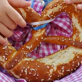 Kind mit Breze